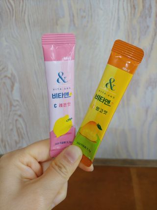 비타앤C 레몬맛, 망고맛 — 5점을 준 리뷰어가 2021년 4월 올린 사용 사진