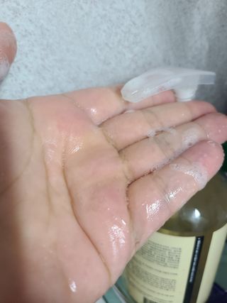 빅그린 안티 헤어로스 탈모 카렌듈라 바이옴 샴푸 500ml (지성두피용) — 5점을 준 리뷰어가 2022년 8월 올린 사용 사진