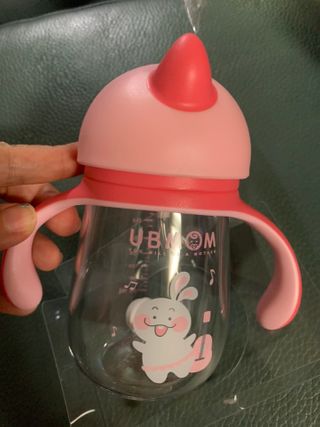 유비맘 트라이탄 코니빨대컵_컬러 랜덤 발송 — 5점을 준 리뷰어가 2020년 12월 올린 사용 사진