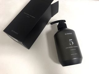 르핸스 퍼포밍 5 샴푸 비반트 포렛/베티버 포그 — 5점을 준 리뷰어가 2023년 3월 올린 사용 사진