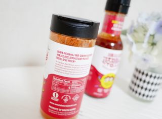 [서울시스터즈] 김치시즈닝 국내 최초 뿌려먹는 김치파우더 100g 1개+ 신제품 고추장 핫소스 185g 1개 — 5점을 준 리뷰어가 2021년 9월 올린 사용 사진