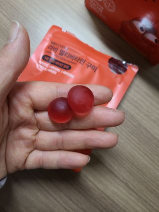 [푸름웰니스] 라바 멀티비타민 구미 36g — 4.5점을 준 리뷰어가 2022년 2월 올린 사용 사진