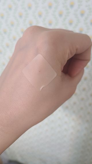 [큐어반H 커팅] 간편하게 떼서 쓰는 자외선차단 습윤밴드 (1팩/30매입) — 5점을 준 리뷰어가 2022년 11월 올린 사용 사진