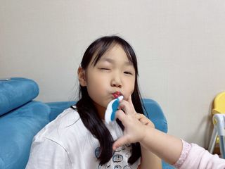 치과에서 쓰는 치약 _ 라벨제로 저불소 꼬마, 키즈, 유아, 베이비, 주니어 안전한 어린이치약 — 5점을 준 리뷰어가 2023년 1월 올린 사용 사진