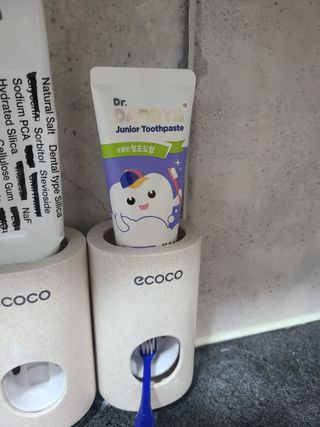 닥터데디스 안심불소 튼튼치약(청포도, 민트 중 택 1) 60g + 여행용 미니 치약 15g — 5점을 준 리뷰어가 2022년 7월 올린 사용 사진