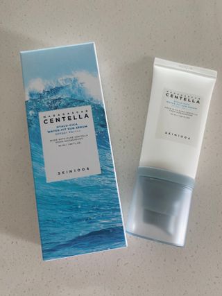 [스킨1004] 마다가스카르 센텔라 히알루-시카 워터핏 선세럼 50ml — 5점을 준 리뷰어가 2024년 5월 올린 사용 사진