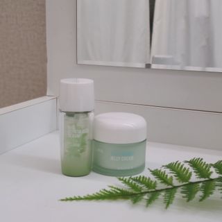 김정문알로에 큐어 큐어 알로에 리프레쉬 젤리 세럼, 큐어 알로에 하이드로 젤리 크림 — 5점을 준 리뷰어가 2021년 4월 올린 사용 사진