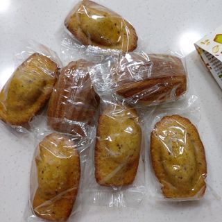 [메종콜리브리] 프랑스 마들렌 메종콜리브리 피스타치오 마들렌 2팩 — 4점을 준 리뷰어가 2021년 11월 올린 사용 사진