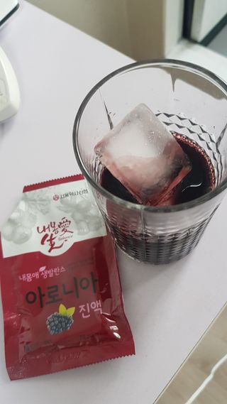 서울약사신협_내몸애생발란스아로니아_70ml x 30포 — 5점을 준 리뷰어가 2021년 6월 올린 사용 사진