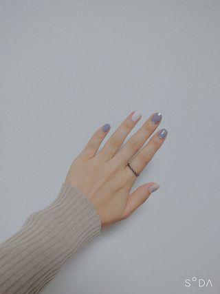 데싱디바 글레이즈 젤네일 포일 이펙트 네일_4종 중 택 1 — 5점을 준 리뷰어가 2021년 9월 올린 사용 사진