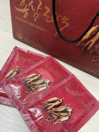 서울약사신협_프리미엄 6년근 홍삼진액_70mlx30포 — 5점을 준 리뷰어가 2021년 3월 올린 사용 사진