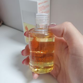 바이오오일 [바이오-오일] 스킨케어 오일 내추럴 60ml — 5점을 준 리뷰어가 2021년 12월 올린 사용 사진