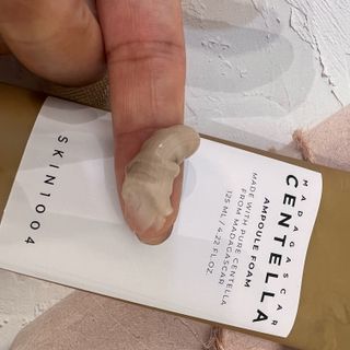 스킨1004 [SKIN1004] 마다가스카르 센텔라 앰플 폼 125ml — 4.5점을 준 리뷰어가 2024년 8월 올린 사용 사진