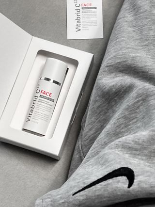 Free [비타브리드]피부를 위한 비타민C 조합! 비타브리드C12 듀얼 드롭 세럼&페이스 브라이트닝+ — 5점을 준 리뷰어가 2023년 10월 올린 사용 사진