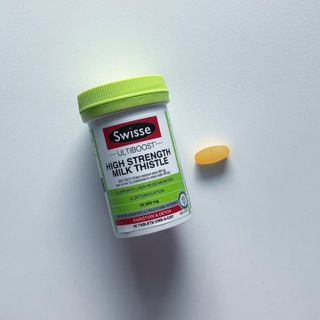 Swisse 스위스 고함량 밀크씨슬 35,000mg 60정 — 5점을 준 리뷰어가 2021년 11월 올린 사용 사진