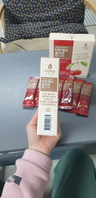 자연에온 가득담은 몽모랑시 타트체리 콜라겐 젤리스틱 — 3점을 준 리뷰어가 2021년 1월 올린 사용 사진