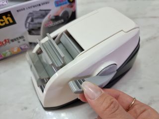 3M 스카치 원터치 테이프 디스펜서 커터기 오렌지/블랙 + 초강력 다용도 테이프 8매 — 5점을 준 리뷰어가 2024년 4월 올린 사용 사진