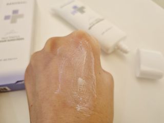 바노바기 코스메틱 바노바기 밀크씨슬 리페어 시카 선스크린 플러스 50ml — 5점을 준 리뷰어가 2023년 2월 올린 사용 사진