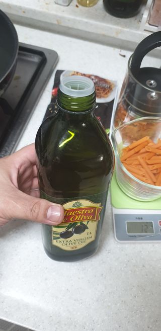 마에스트로 엑스트라버진 올리브 유 마에스트로 엑스트라버진 스페인 올리브유 — 5점을 준 리뷰어가 2022년 4월 올린 사용 사진