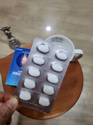 [경남제약헬스케어]케어플러스 관절엔 MSM 1000mg 60정/1개월분/관절/뼈/연골 영양/비타민D+아연/1일2정 — 5점을 준 리뷰어가 2024년 1월 올린 사용 사진