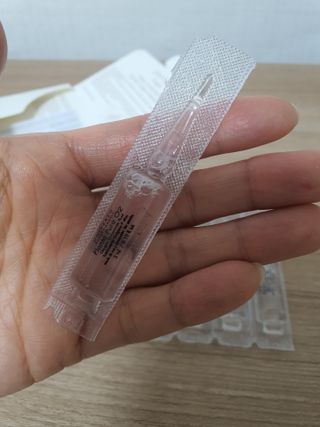유니베르소 산소앰플 7일 집중케어 앰플 — 5점을 준 리뷰어가 2021년 6월 올린 사용 사진