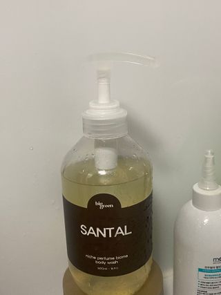빅그린 니치 퍼퓸 바이옴바디워시 500ml(상탈, 블랙베리&베이, 블랑쉐 3종 중 택1) — 5점을 준 리뷰어가 2022년 7월 올린 사용 사진