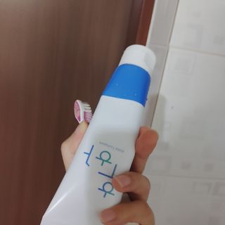 [심폐소생소] 무불소 임산부 천연 치약 — 5점을 준 리뷰어가 2021년 10월 올린 사용 사진