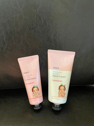 파시 FASCY 高保湿ハンドクリーム40ml+80ml セット — 5점을 준 리뷰어가 2021년 6월 올린 사용 사진