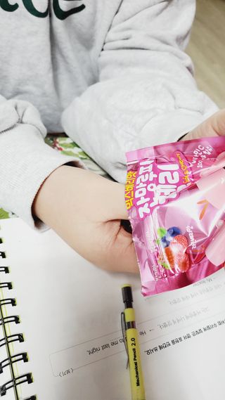 [팔도] 잔망루피젤리 믹스베리맛 42g 8개 — 5점을 준 리뷰어가 2022년 2월 올린 사용 사진