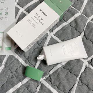 아르비엔 순한성분 비건 무기자차 톤업선크림 — 4점을 준 리뷰어가 2021년 1월 올린 사용 사진