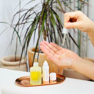 Free [비타브리드]피부를 위한 비타민C 조합! 비타브리드C12 듀얼 드롭 세럼&페이스 브라이트닝+ — 5점을 준 리뷰어가 2023년 10월 올린 사용 사진