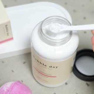 버블데이 아로마/과일 거품 입욕제 — 4점을 준 리뷰어가 2021년 7월 올린 사용 사진