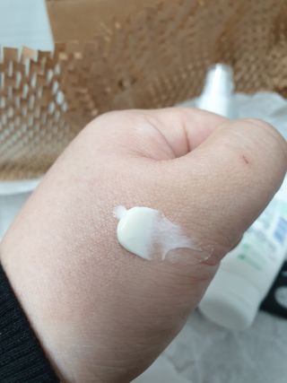 mom e 맘이 내추럴 베이비 케어 크림+바디오일 — 4점을 준 리뷰어가 2021년 1월 올린 사용 사진