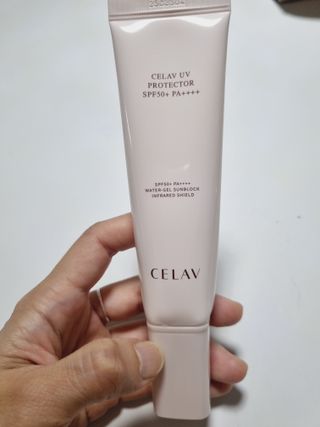 프리마인 선크림만 바꿨을 뿐인데 매일 물 2L챙겨먹고 기초케어 완벽하게 한 물빛피부 완성,셀라브UV프로텍터 — 5점을 준 리뷰어가 2023년 7월 올린 사용 사진