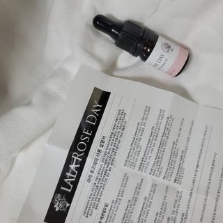 라라로즈데이 시즌2 천연 아로마오일 Y존 케어 속옷향수 이너퍼퓸 5ml  여성의 자존감을 UP시키자 — 5점을 준 리뷰어가 2021년 9월 올린 사용 사진