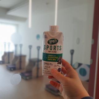셀렉스스포츠 셀렉스 스포츠 웨이 프로틴 초콜릿 _ 330ml x 12팩 — 5점을 준 리뷰어가 2021년 3월 올린 사용 사진