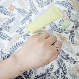 아이레시피 마일드시카 브라이트닝 업 선스크린 SPF50+ PA++++ — 5점을 준 리뷰어가 2023년 6월 올린 사용 사진