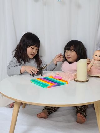 상상e상 아델라 LPM 원목다리 원형 테이블 — 5점을 준 리뷰어가 2021년 12월 올린 사용 사진