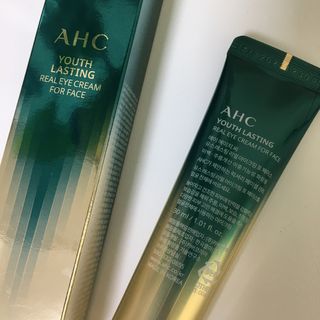 [NEW 탄력유턴 아이크림] AHC 유스 래스팅 리얼 아이크림 포 페이스 — 5점을 준 리뷰어가 2021년 2월 올린 사용 사진