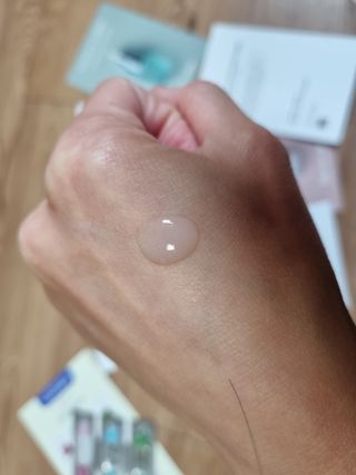 나우 [리브엠] 123억개 엑소좀으로 채운 눈부신 광채, 엑소코어 화이트닝 텐션 앰플 — 5점을 준 리뷰어가 2023년 8월 올린 사용 사진