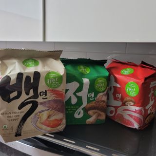 [풀무원] 자연은맛있다 정면, 백면, 홍면  세트 — 5점을 준 리뷰어가 2021년 4월 올린 사용 사진