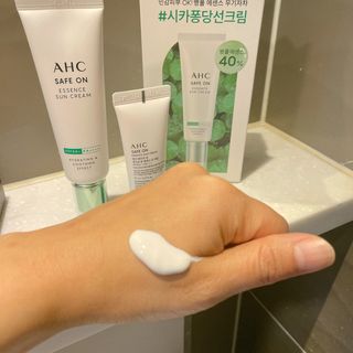 [AHC] 세이프온 에센스 선크림 올리브영 스페셜 증정 기획세트 — 5점을 준 리뷰어가 2022년 6월 올린 사용 사진