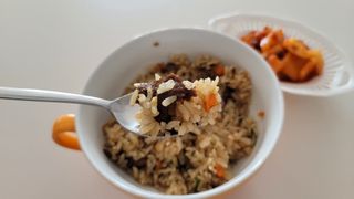 한성기업 무볼레 왕건더기 볶음밥 갈릭스테이크 — 4점을 준 리뷰어가 2021년 11월 올린 사용 사진