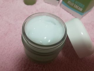 김정문알로에 큐어 큐어 알로에 리프레쉬 젤리 세럼, 큐어 알로에 하이드로 젤리 크림 — 5점을 준 리뷰어가 2021년 3월 올린 사용 사진