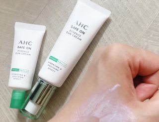 [AHC] 세이프온 에센스 선크림 올리브영 스페셜 증정 기획세트 — 5점을 준 리뷰어가 2022년 6월 올린 사용 사진