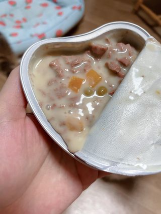 비타크래프트 조에시 하트캔 85g 강아지 습식캔 10캔 — 3점을 준 리뷰어가 2021년 7월 올린 사용 사진