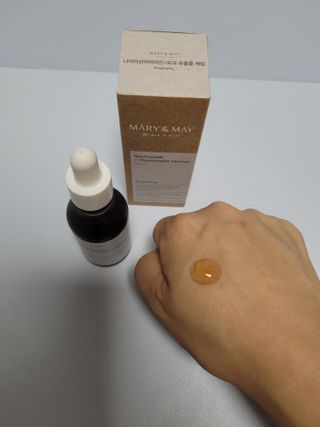 마리엔메이 히알루로닉스 세럼 ,나이아신아마이드 모과 세럼, 마린콜라겐 세럼, 청귤 흰목이버섯 추출물 세럼 — 5점을 준 리뷰어가 2021년 10월 올린 사용 사진