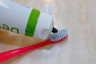 프리마인 유해균 뿐만 아니라 유익균까지 씻어내는 치약은 그만, 건강한 구강환경을 만드는 덴탈엔오 — 5점을 준 리뷰어가 2022년 5월 올린 사용 사진
