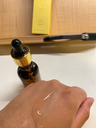 스킨큐어 산다화 비타민c 화이트닝 에센스 30ml — 5점을 준 리뷰어가 2023년 10월 올린 사용 사진