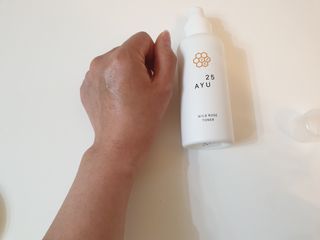 AYU25[아유트웬티파이브] 피부건강에 꼭 필요한 pH 약산성 와일드 로즈토너 — 4.5점을 준 리뷰어가 2021년 5월 올린 사용 사진